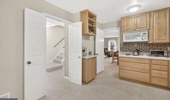 7504 WESTLAKE Ter 25, Bethesda, MD 20817