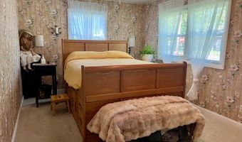 1412 S Carnation, Aurora, MO 65605