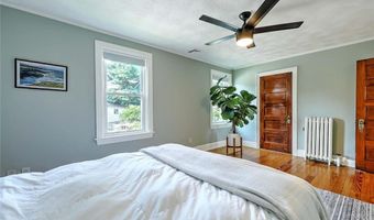 15 Wollaston St, Cranston, RI 02910