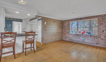 911 Middletown Lincroft Rd, Middletown, NJ 07748