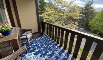 6 Canterbury Ct 6, Brookfield, CT 06804