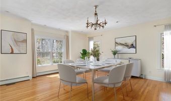 4 Christopher Dr, Lincoln, RI 02865
