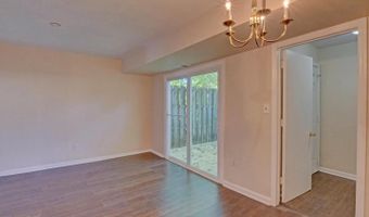 90 VILLAGE Dr, Dover, DE 19904