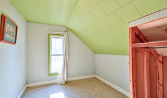 104 Grove Ave, Alma, MI 48801