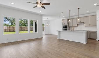 314 Brood Dr, Adkins, TX 78101