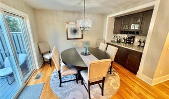 20 Robert Ave, Warwick, RI 02818