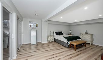 4135 State Park Dr, Akron, OH 44319