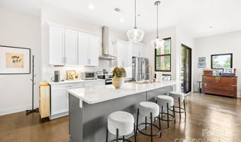 501 E 37th St E, Charlotte, NC 28205