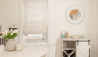 33 Slocum St, Newport, RI 02840