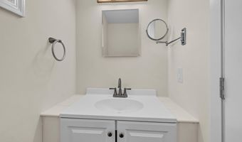 113 Park Ave 20, Danbury, CT 06810