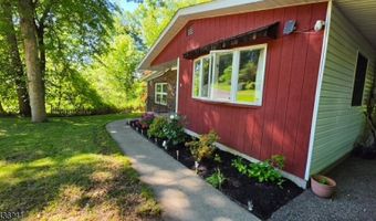 5 LakeView Dr S, Alloway, NJ 07419