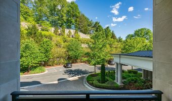 8121 RIVER Rd 423, Bethesda, MD 20817