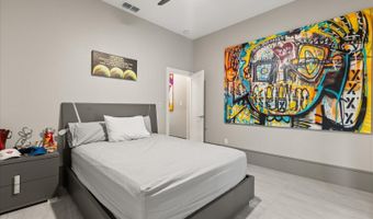 808 EDGEWATER Dr, Orlando, FL 32804