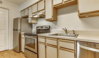 3305 WYNDHAM Cir 353, Alexandria, VA 22302