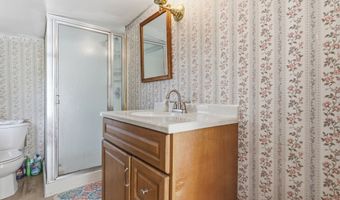 60 Chaplin St, Chaplin, CT 06235