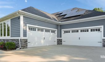 5220 Canyon River Dr NE, Ada, MI 49301