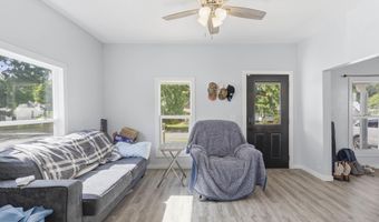 319 NE 6th St, Abilene, KS 67410