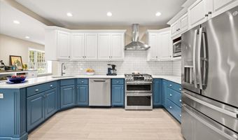 2 Boulder Rd, Bourne, MA 02532