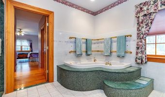 208 Tourtellot Hill Rd, Glocester, RI 02814