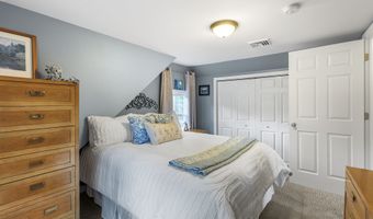 22 Rowe Pl, Bristol, CT 06010