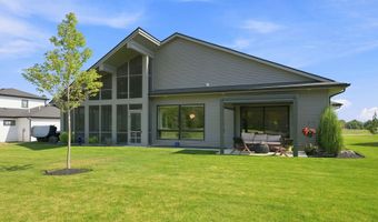 2104 Golfview Dr, Auburn, IN 46706