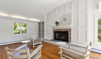 19 Preston Dr, Barrington, RI 02806