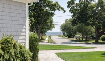 1040 Buttonwoods Ave, Warwick, RI 02886
