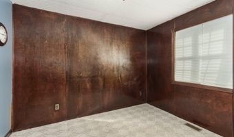 297 E Washington St, Almont, MI 48003
