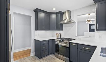 1858 Rutledge St, Madison, WI 53704