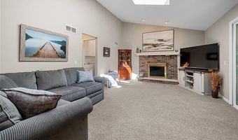 16 Lakeridge Dr, Adrian, MI 49221