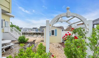 87 Ronald Ave S, Bayville, NJ 08721