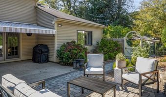 112 Pine Glen Dr C-2, East Greenwich, RI 02818