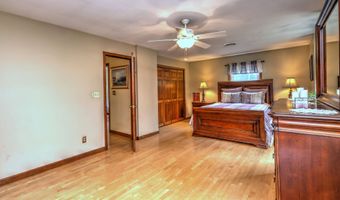 8 Whippoorwill Ln, Bethany, CT 06524