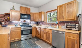 38 Hope St, Attleboro, MA 02703