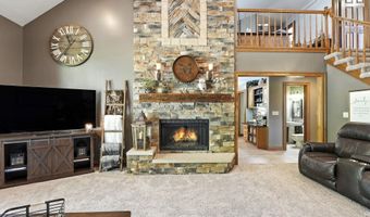 102 Greenhurst Ct, Auburn, IN 46706