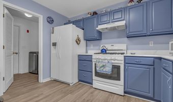 78 Dolphin Cir E, Bayville, NJ 08721