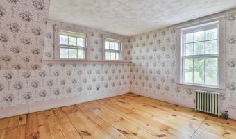 42 Main St, Brookline, NH 03033