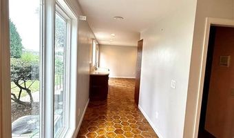 74 Plymouth Rd, East Providence, RI 02914