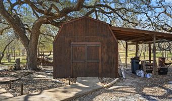 828 Shady Grv, Adkins, TX 78101