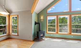 30 Steinman Dr, Ashland, OR 97520