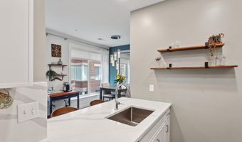 625 SLATERS Ln 201, Alexandria, VA 22314