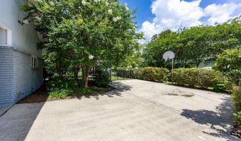 8675 W Fairway Dr, Baton Rouge, LA 70809