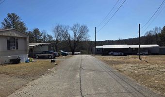 15 Spruce Pine Ln, Bassett, VA 24055
