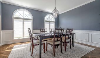 1801 N Dover Ct, Arlington Heights, IL 60004
