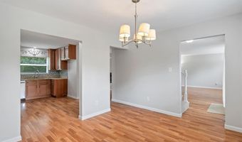 330 Whitehall Dr, Ballwin, MO 63021