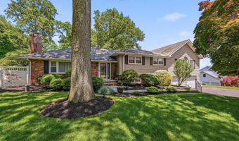 6 Biret Dr, Airmont, NY 10952