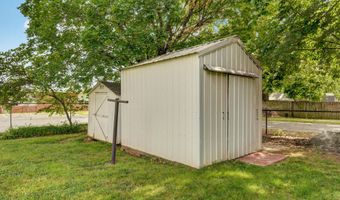 606 E Prairie Ln, Ash Grove, MO 65604