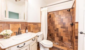 4 Hart Pond Dr, North Smithfield, RI 02896