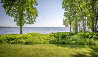 155 Bayside Dr, Belfast, ME 04915