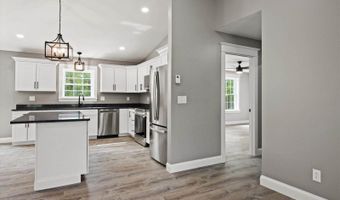 633 Streamside Ave, Hermon, ME 04401